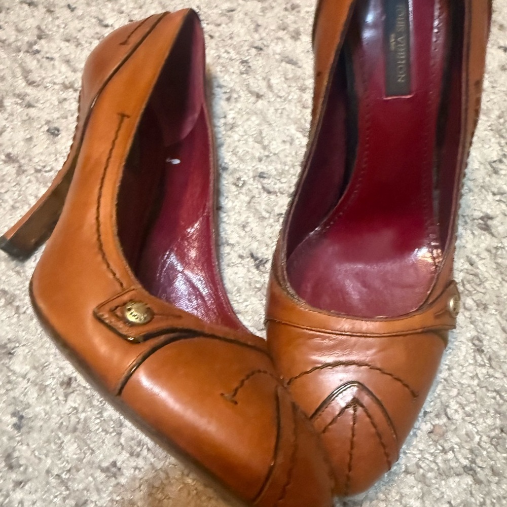 Louis Vuitton Tan Leather Heels